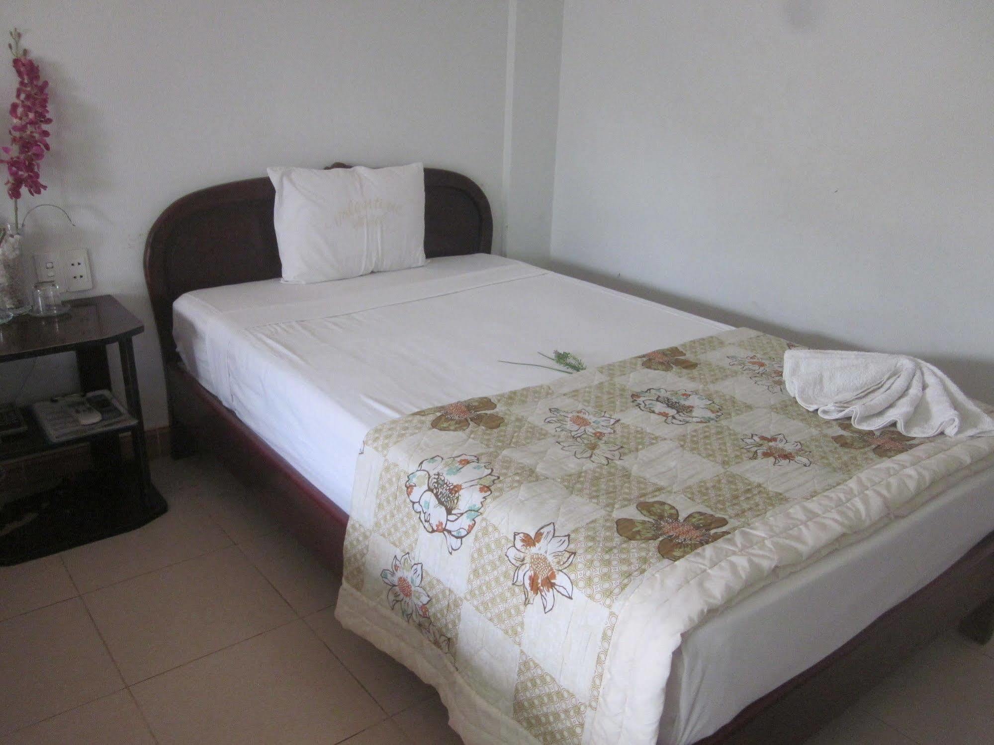 Valentine Hotel Hue Zewnętrze zdjęcie